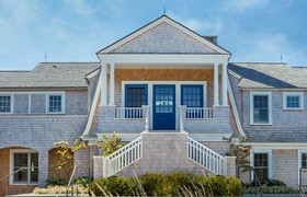 What Makes a Coastal-Style Front Door ? Design Tips for Shore Homes