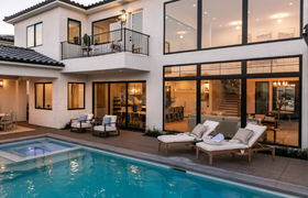 Sliding Windows vs. Gliding Windows: Is There Really a Difference?